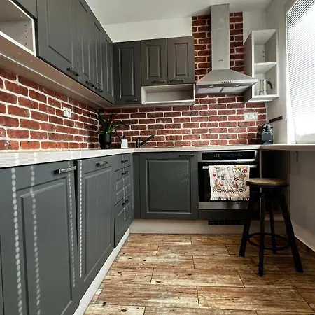 Apartmán Industrial I 24hr Self Check-in I Free Parking & Coffee Banská Bystrica