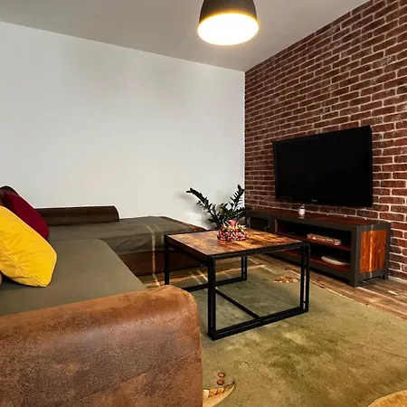 Industrial I 24hr Self Check-in I Free Parking & Coffee Apartment *